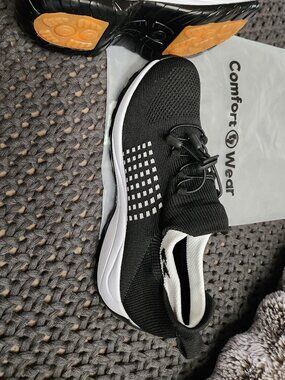 Never Worn Women's ComfortWear Shoes - Size 10